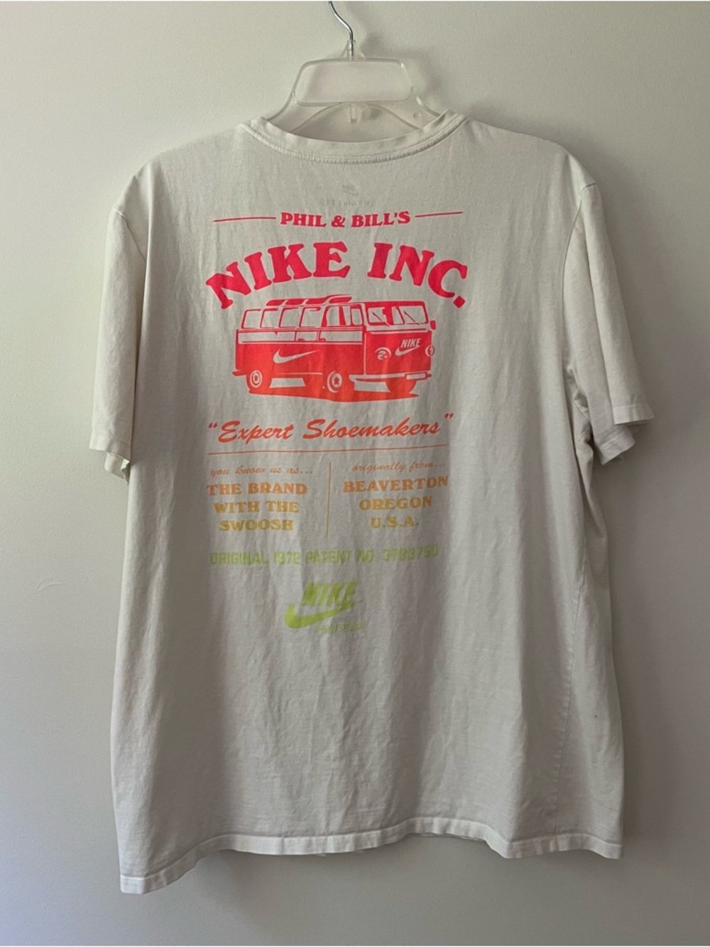 Retro Nike T-Shirt Volkswagon Bus Neon Phil's & Bill's Shoemaker Large Rare